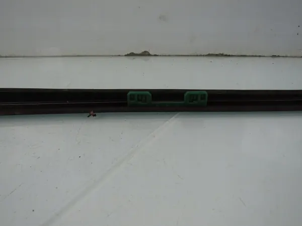 Escobilla del limpiaparabrisas delantera derecha Honda OEM image 4