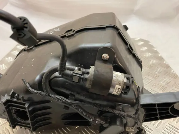 Depósito AdBlue BMW OEM 7377944 para X4 G02 2019 image 3