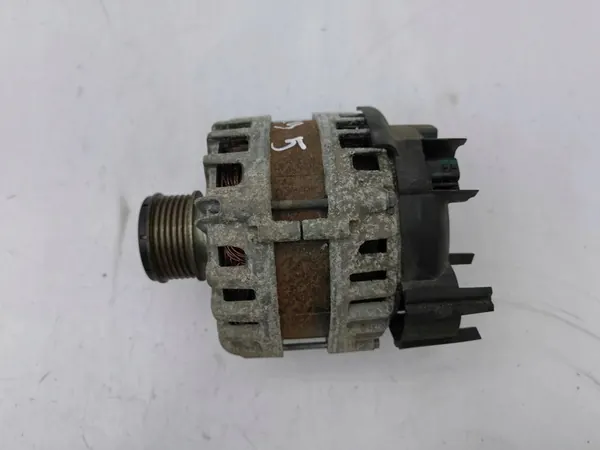 Nissan Qashqai 2020 Alternator OEM 231004719R image 4