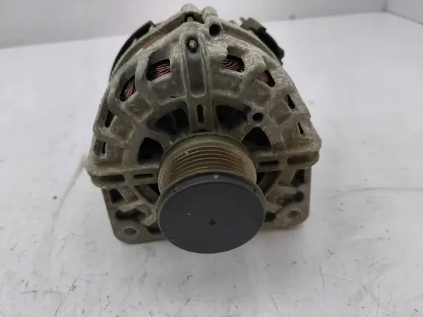 Nissan Qashqai 2020 Alternator OEM 231004719R image 5