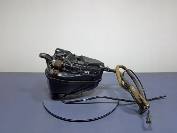 Réservoir AdBlue BMW OEM 7381415 pour Série 5 G30 G31 image 2