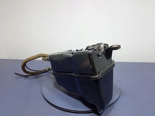 Réservoir AdBlue BMW OEM 7381415 pour Série 5 G30 G31 image 3