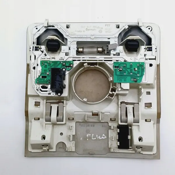 Luz Techo VW Golf OEM DRC98630 - Estado Usado image 9