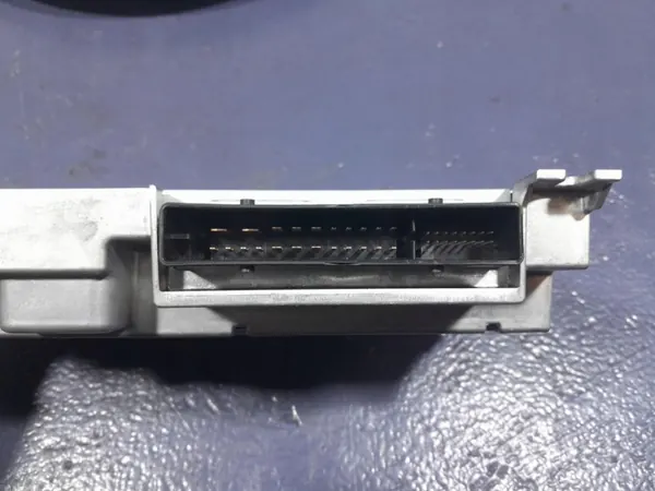Skoda Superb III Radiovahvistin OEM 81A035223 image 3