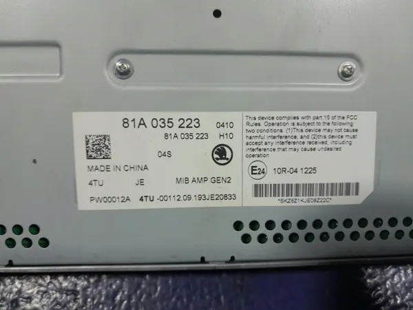 Skoda Superb III Radiovahvistin OEM 81A035223 image 4