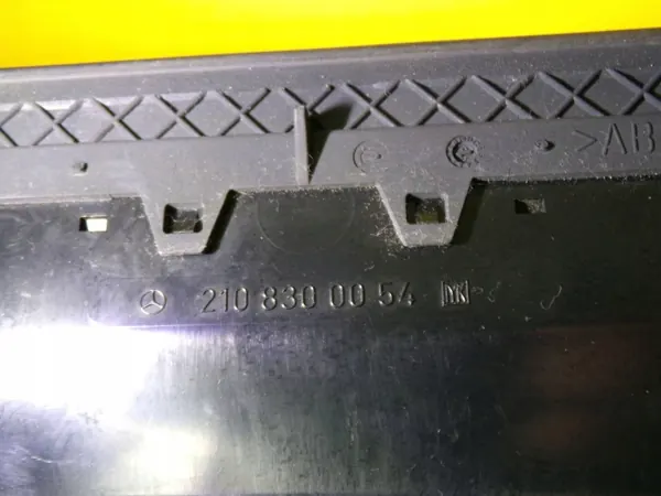 Mercedes-Benz middenluchtroostergrill OEM DRC95850 image 9