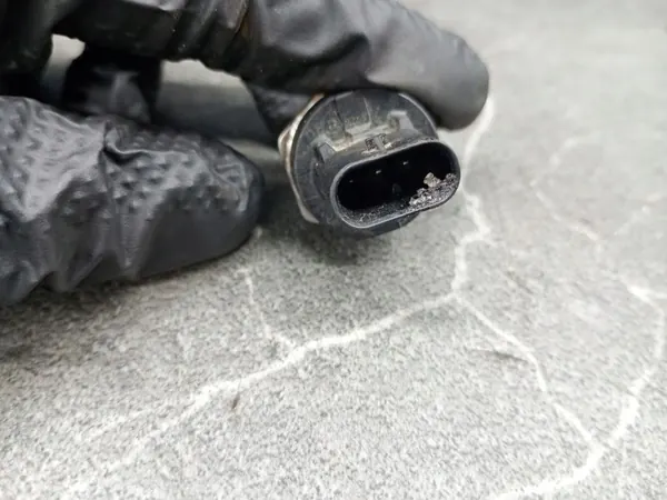 Brandstofleiding sensor A2820701100 Mercedes W188 image 6
