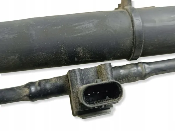 Pescoço de enchimento combustível Jeep OEM 068424159AD - Usado image 6