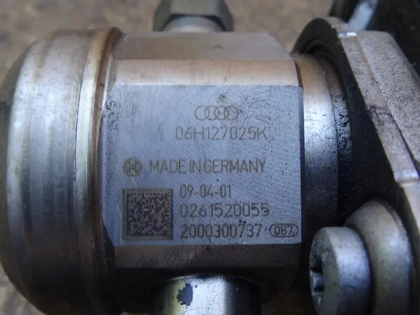 Imupumppu AUDI A3 8P GOLF VI GTI 2.0 TFSI 06H127025K image 4