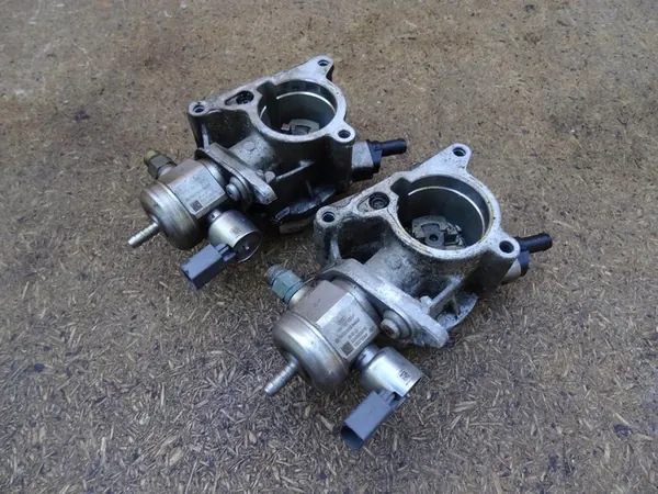 Imupumppu AUDI A3 8P GOLF VI GTI 2.0 TFSI 06H127025K image 6