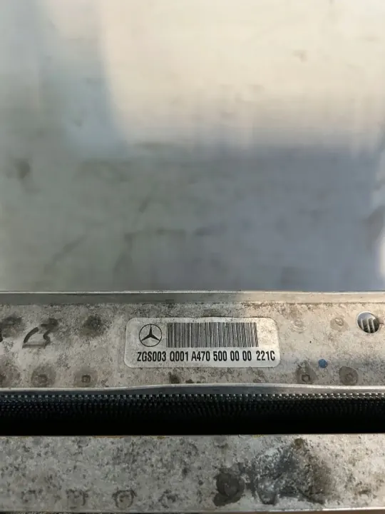 Radiateur d'eau Mercedes-Benz d'occasion OEM A4705000000 image 3