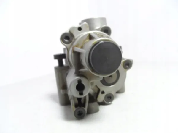 Pompe à huile OEM WORAD0975 pour VW Jetta 5C Passat B7 image 4