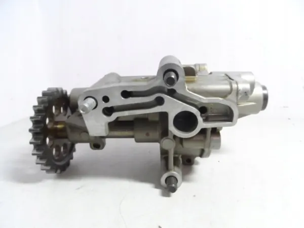 Pompe à huile OEM WORAD0975 pour VW Jetta 5C Passat B7 image 7