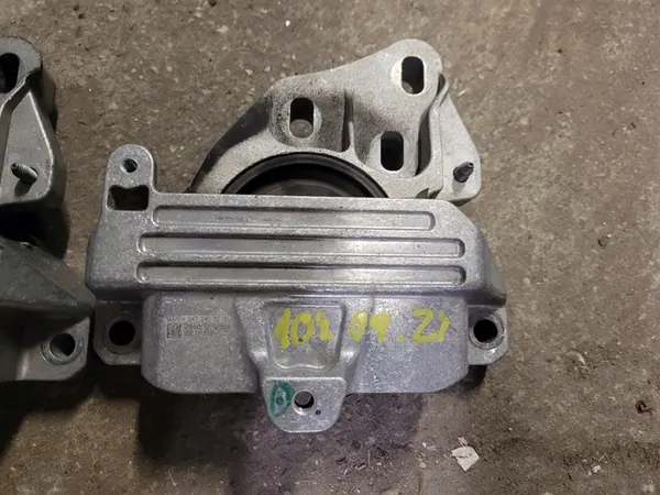 MERCEDES Soporte de motor A2472405500 + A2472403200 image 3