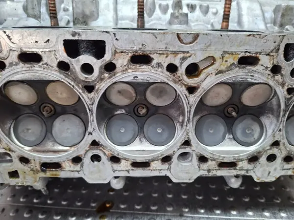 Culasse Moteur OEM 55572074 pour Opel Zafira B image 10