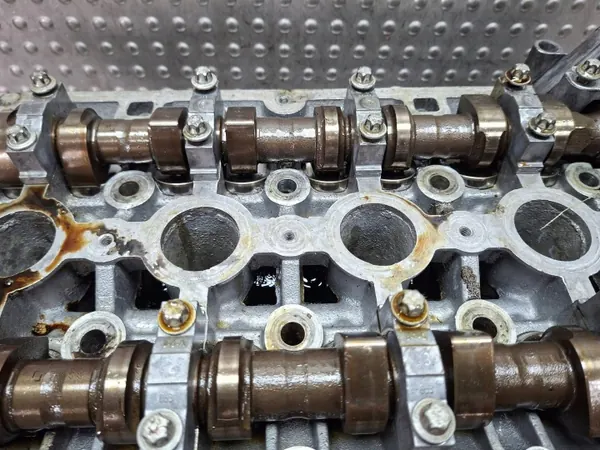 Culasse Moteur OEM 55572074 pour Opel Zafira B image 3