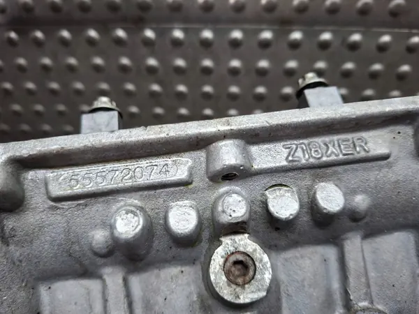 Culasse Moteur OEM 55572074 pour Opel Zafira B image 8