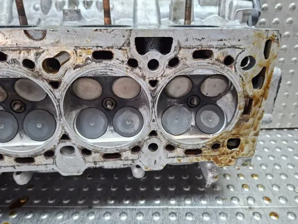 Culasse Moteur OEM 55572074 pour Opel Zafira B image 9