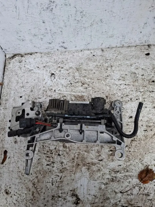 Pompe compresseur suspension Audi OE 7L8616006F image 7