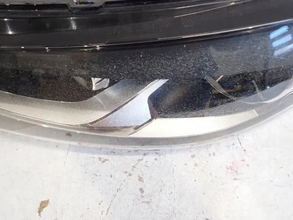 Vasen etuvalaisin VW TOURAN 2010-2015 1T1941005G image 3