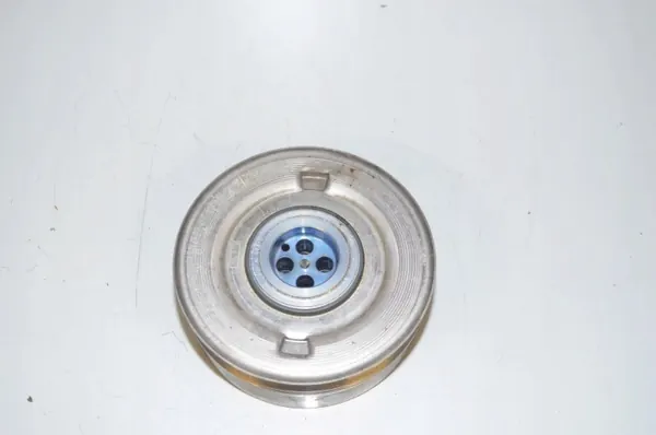 Polea BMW OE 8638614 - Estado Usado image 3