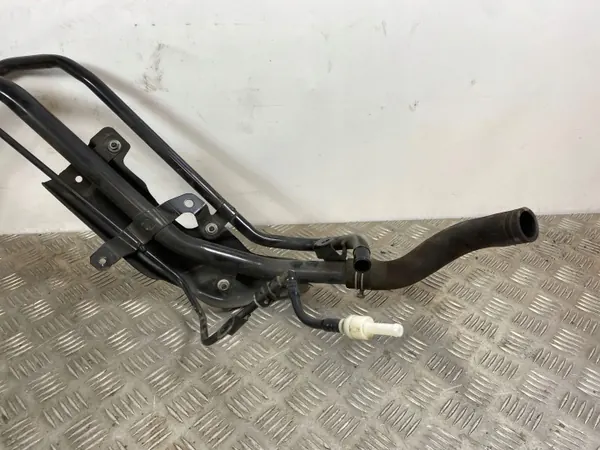 Mazda CX-9 Tankfyllningshals OEM 21L14L42125 image 4