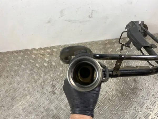 Mazda CX-9 Tankfyllningshals OEM 21L14L42125 image 9