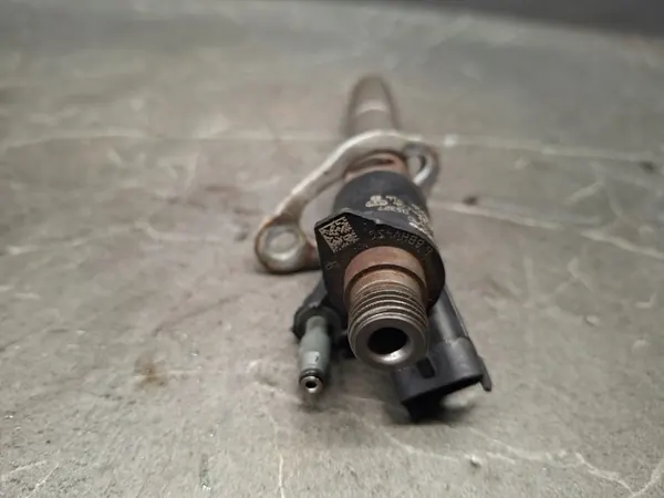 Injecteur Volvo XC70 II OEM 31272690 - Occasion image 4
