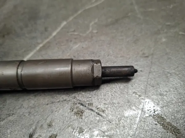 Injecteur Volvo XC70 II OEM 31272690 - Occasion image 6