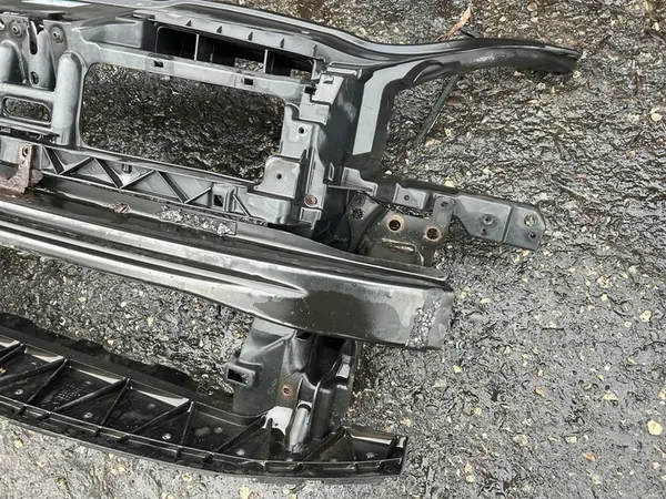 VW Jetta V 2.0 TDI Frontverstärkung image 4