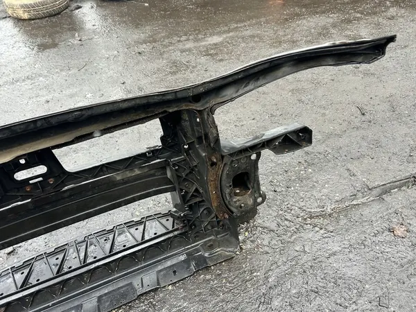 VW Jetta V 2.0 TDI Frontverstärkung image 7