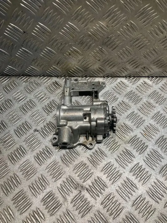 Pompe à huile BMW M57 OEM 2247212 - État utilisé image 2