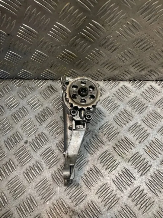 Pompe à huile BMW M57 OEM 2247212 - État utilisé image 3