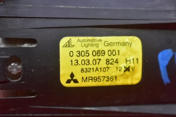 Faros Halógenos Derecho Mitsubishi Colt 2002-2009 MR957361 image 9