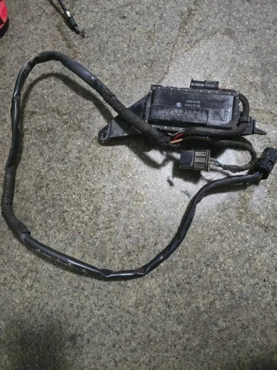 Relé ventilador radiador BMW OEM 67326921354 - Usado image 2
