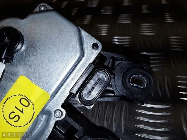 Motor limpiaparabrisas VW Tiguan OEM 5n0955711a - Usado image 3