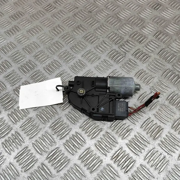 Motor de teto solar OEM 0390200071 Audi Q7 4L 2007 image 2