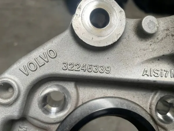 Volvo XC40/C40 Hinterradnabe OEM 32246339 image 4
