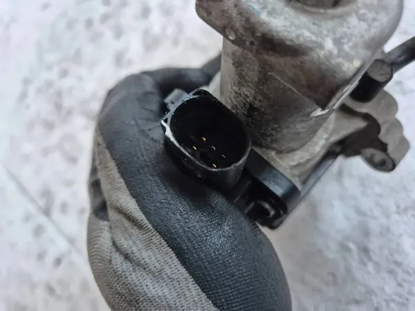 EGR-venttiili 28410-4A700 Hyundai H1 II 2.5 CRDi image 3