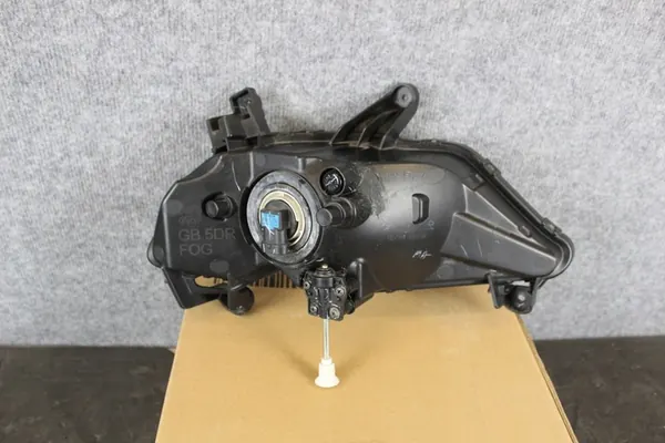 HYUNDAI I 20 II Faro Antiniebla Izquierdo image 4