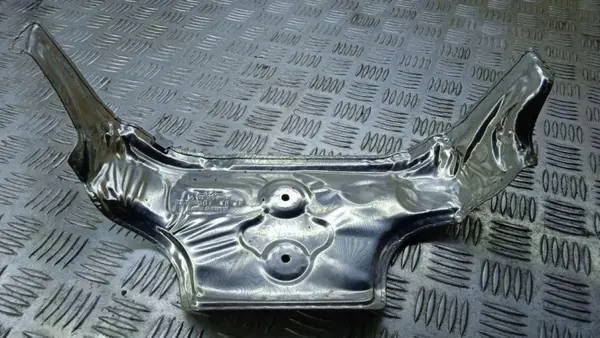 Lämmönsuoja OEM A1771510600 W205 C63 AMG Coupé:lle image 2