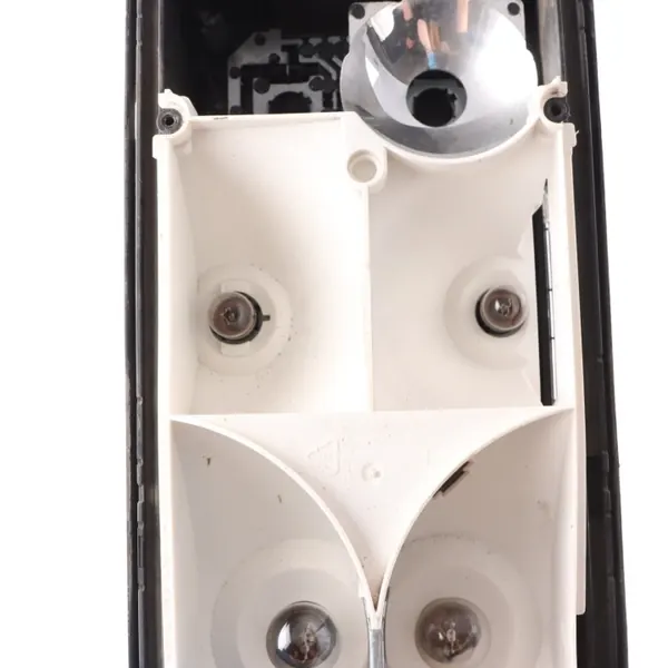 Mercedes Sprinter W906 Bakljus Lampfot OEM A9068201664 image 4