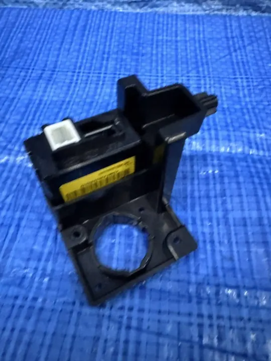 Enchufe USB Hyundai 96120-G4250 para i30 III Lift image 4