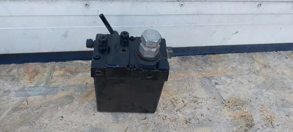 Pompe de levage de cabine Ford F-Max OEM T290464 image 1