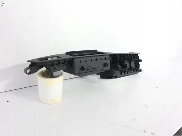Tirador Puerta Derecha Trasera OEM 66707147 Audi image 8