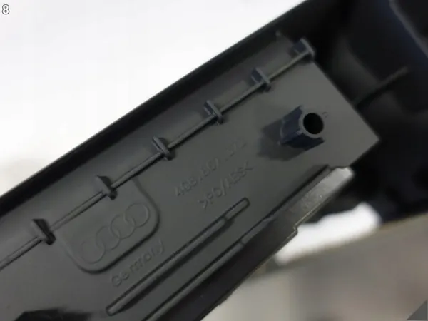 Tirador Puerta Derecha Trasera OEM 66707147 Audi image 9
