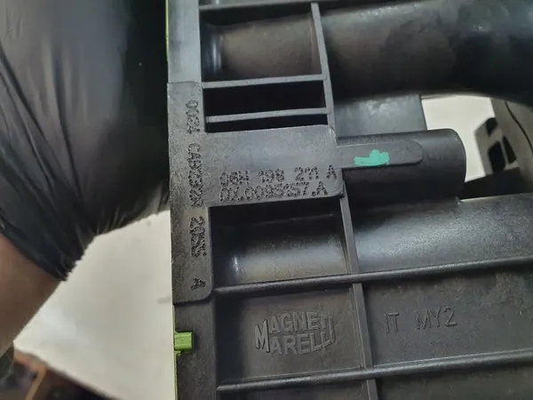 Ansaugkrümmer OE VAG 06H198211A image 5