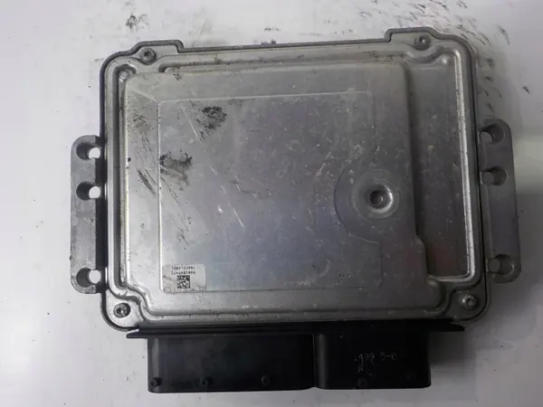 Calculateur Kia OEM 0281016876 39113-2A557 - Occasion image 3