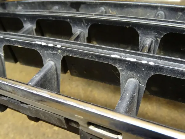 AUDI TT 8J Front Bumper Grill 8J0853651 image 7