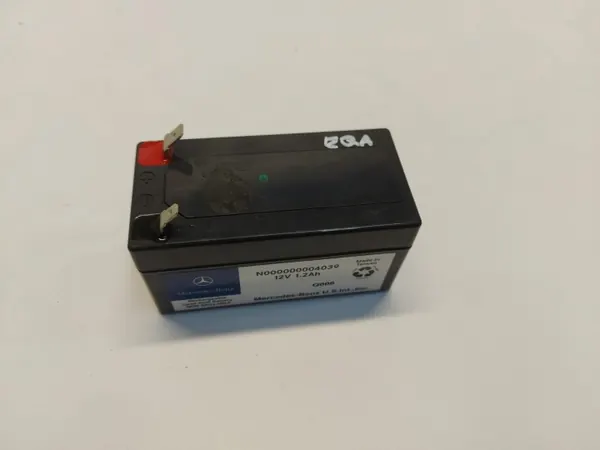 Mercedes EQA 250+ hulpbatterij OEM 000000004039 image 2